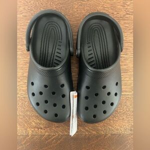 Crocs Classic Clog in Black - Size: Women’s 6, Men’s 4